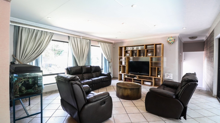 4 Bedroom Property for Sale in Safari Gardens North West